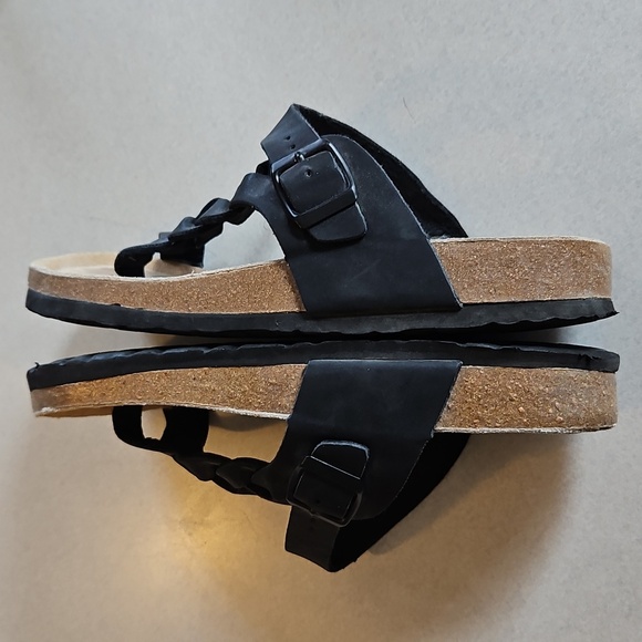 Cushionaire Black Thong Sandals - Picture 7 of 11